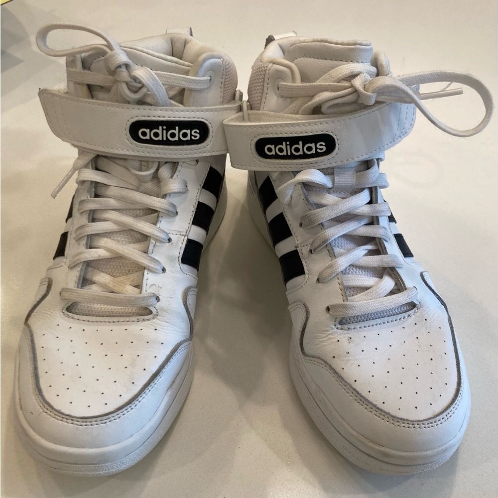 Adidas Hoops 3.0 Mid Sneaker- excellent condition M size 7.5
